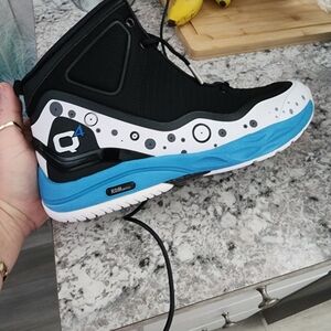 New In Box Aster Men's Q4 Athletic Shoes - .basketball Shoes Sz M 8 W 9